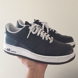 Air force 1s navy blue
