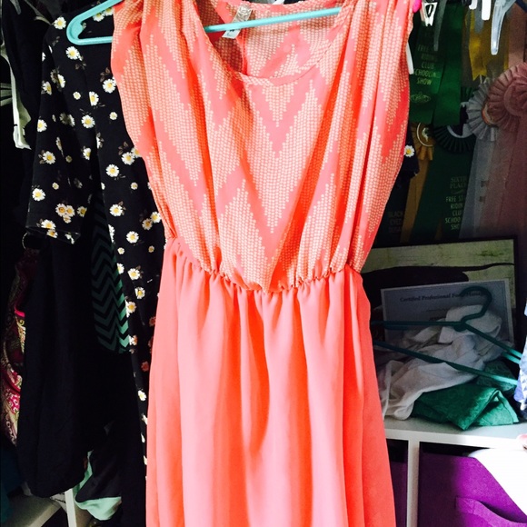 Cute dress!! Size medium