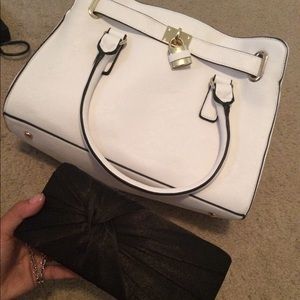 Selling these purses, never used.