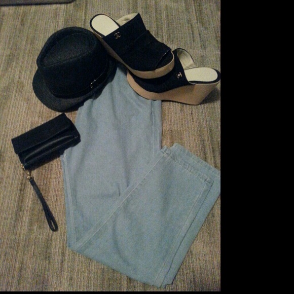 Black wristlet, cute