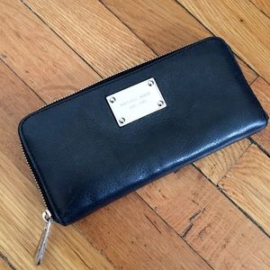 Michael Kors Continental Wallet