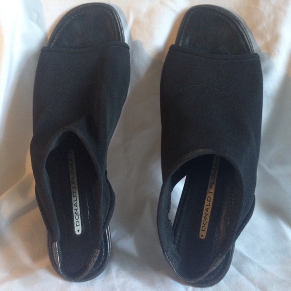 Donald J Pliner alligator like wedge sling back