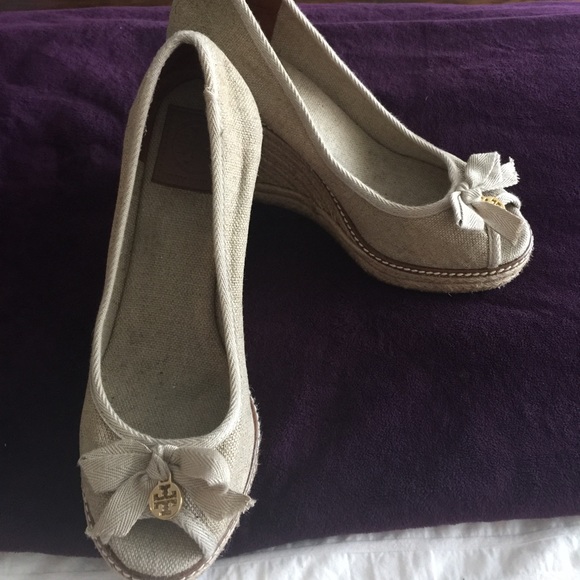 Tory Burch size 9 - Picture 3 of 3