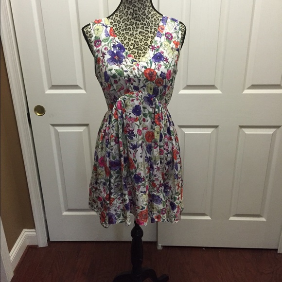 Jessica Hart Pencey Standard lovely dress