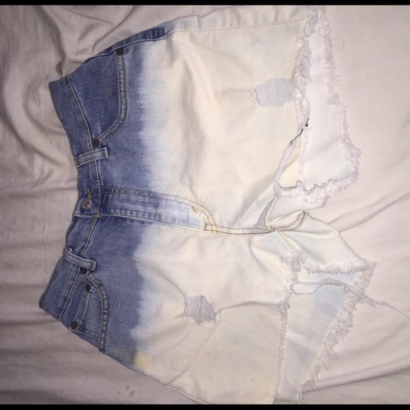Cute Ombré Distressed Shorts