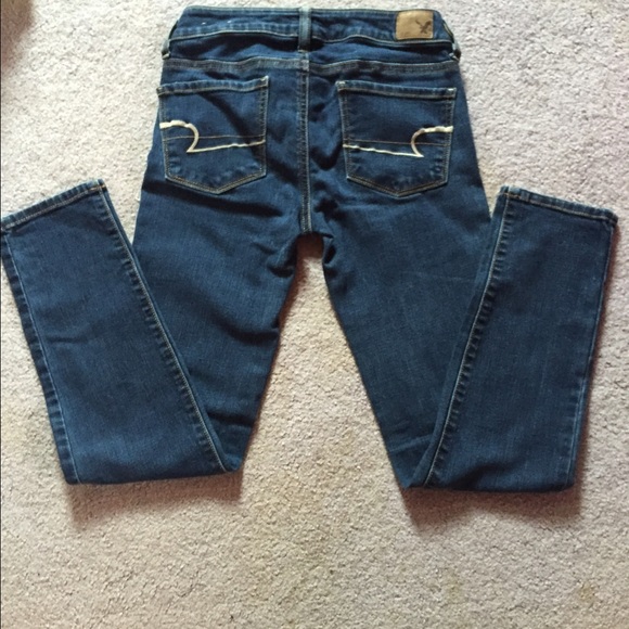 AMERICAN EAGLE SKINNY JEANS