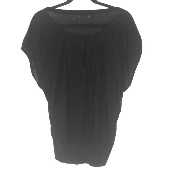 Reversible keyhole black sweater