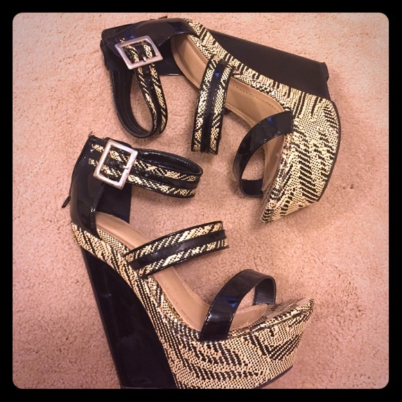 Super cute sandals that can make an outfit POP