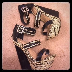 Super cute sandals that can make an outfit POP