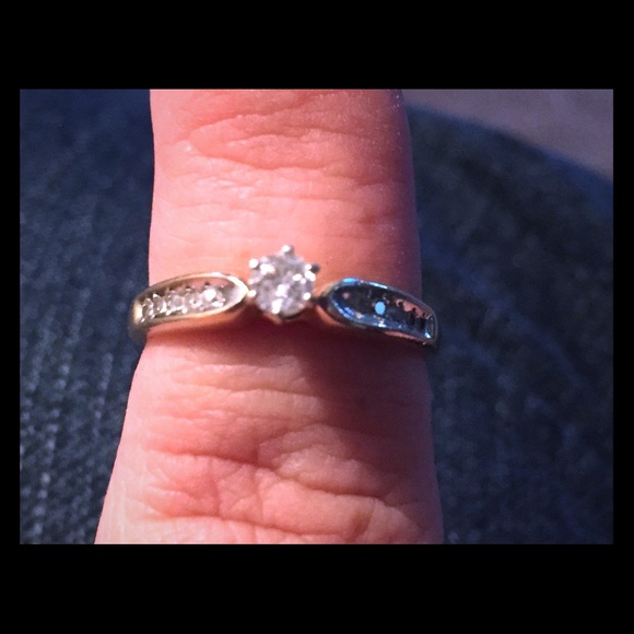 14k gold diamond ring engraved with "I love you"