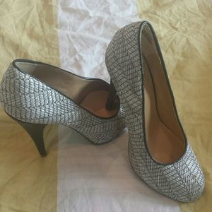 Grey textured heels