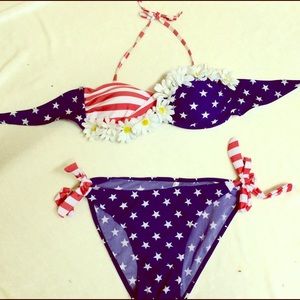 American Flag White Daisy Bathing Suit