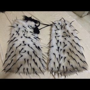 Black and white rave fluffies