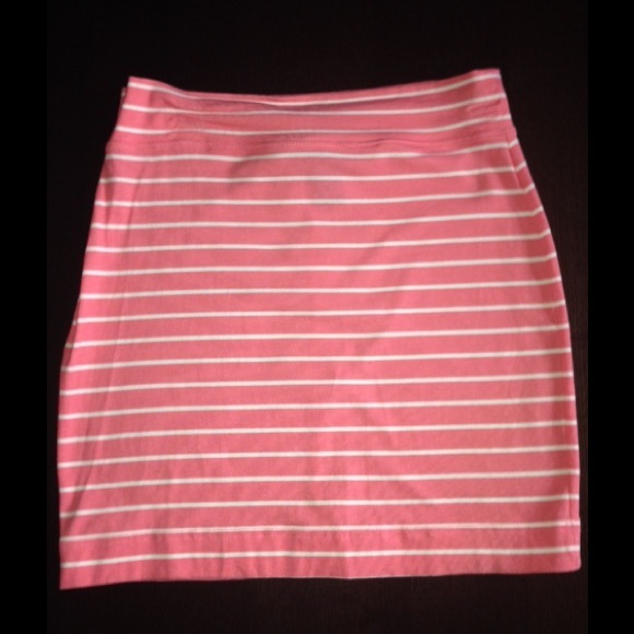 Moda International pink and white mini skirt - Picture 2 of 3