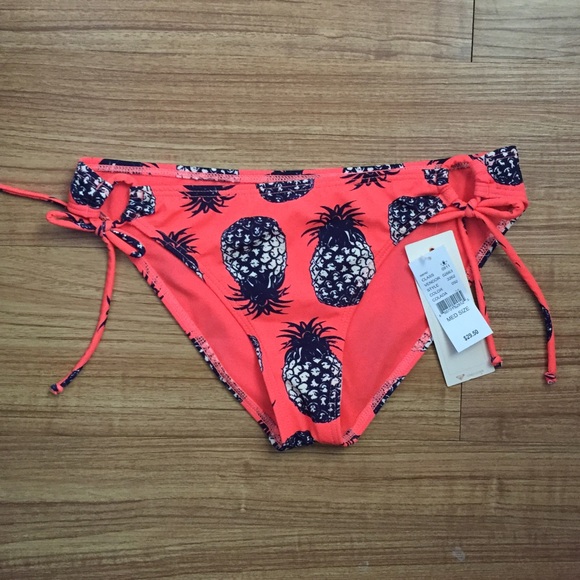 Pineapple bathing suit - Picture 3 of 4