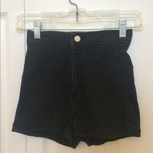 The Easy Jean shorts