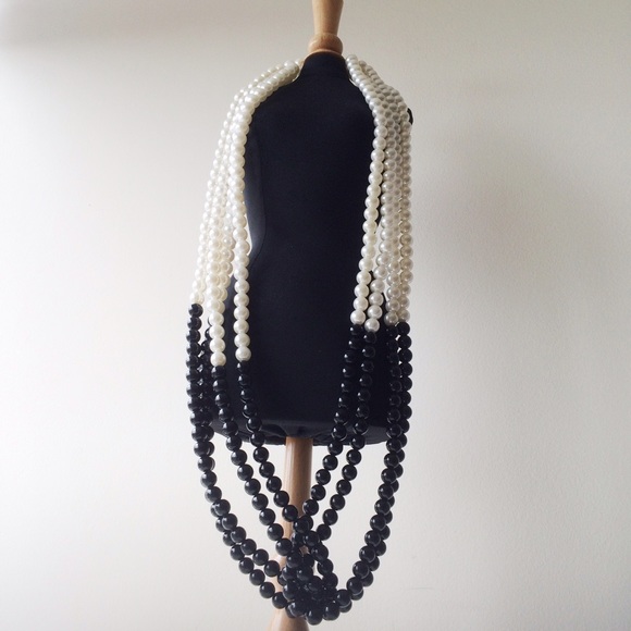 H&M Jewelry - H&M Faux Pearl Twist Necklace H&M Jewelry - H&M Faux Pearl Twist Necklace