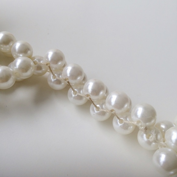 H&M Jewelry - H&M Faux Pearl Twist Necklace H&M Jewelry - H&M Faux Pearl Twist Necklace