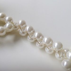 H&M Jewelry - H&M Faux Pearl Twist Necklace H&M Jewelry - H&M Faux Pearl Twist Necklace