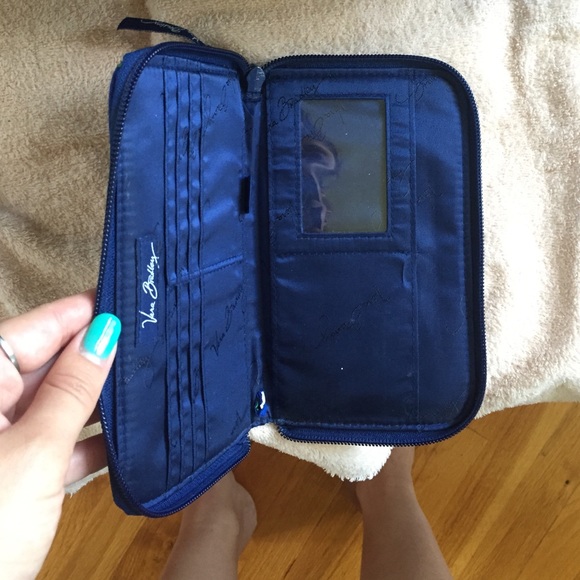 Bundle Vera Bradley handbag and matching wallet - Picture 2 of 3