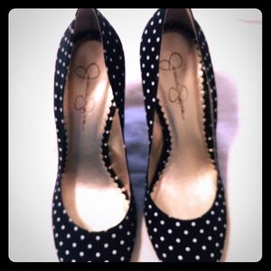 Jessica Simpson pumps