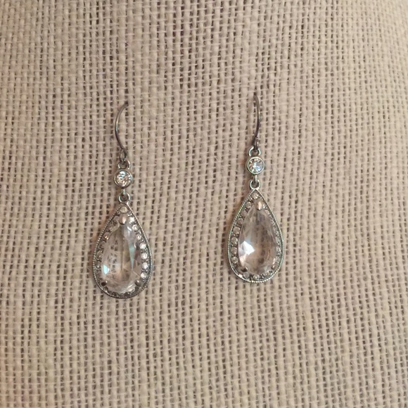 Jewelry - Gorgeous Small Crystal Teardrop Earrings