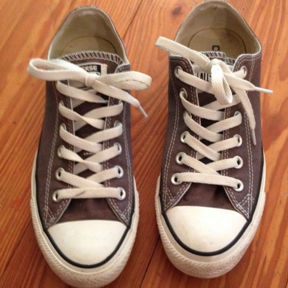Grey converse