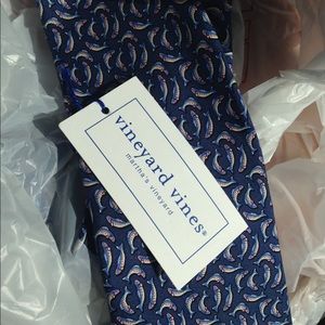 BNWT Vineyard Vines Fish Tie