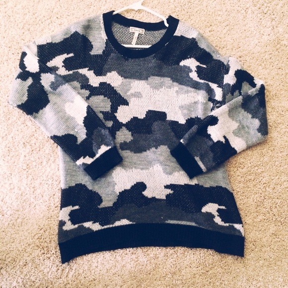 Oversized camo sweater