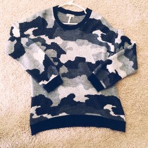 Oversized camo sweater