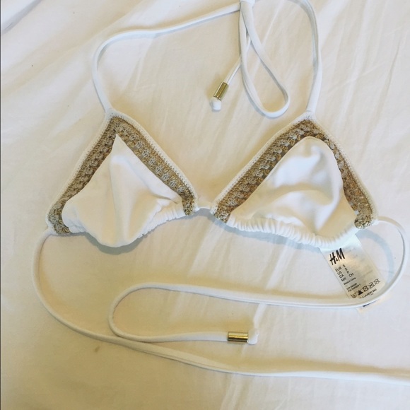 H&M white triangle top