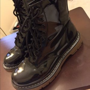 Black doc marten look a like boots