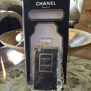 Brand new Chanel iPhone 5s case
