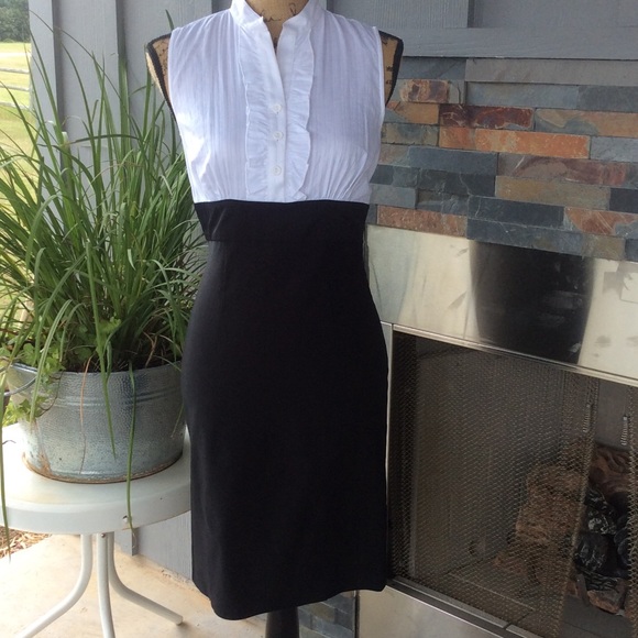 💣 White Ruffled Black Dress