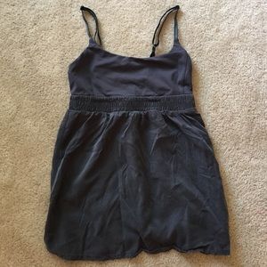 Lululemon workout top.