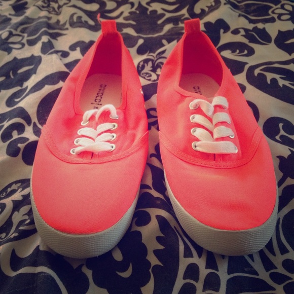 Size 5.5 bright pink shoes - Picture 1 of 1