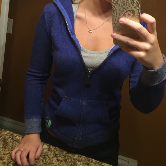 Zip up - Picture 1 of 3