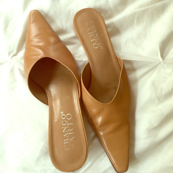Franco Sarto brown leather kitten heel!
