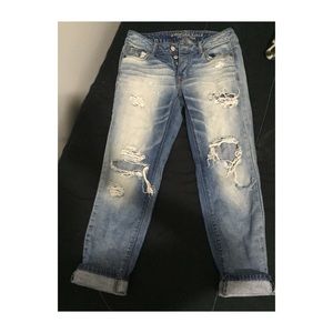 American eagle outfitter ripped boyfriend jeans