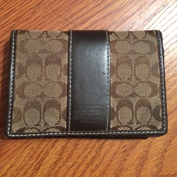 coach id wallet