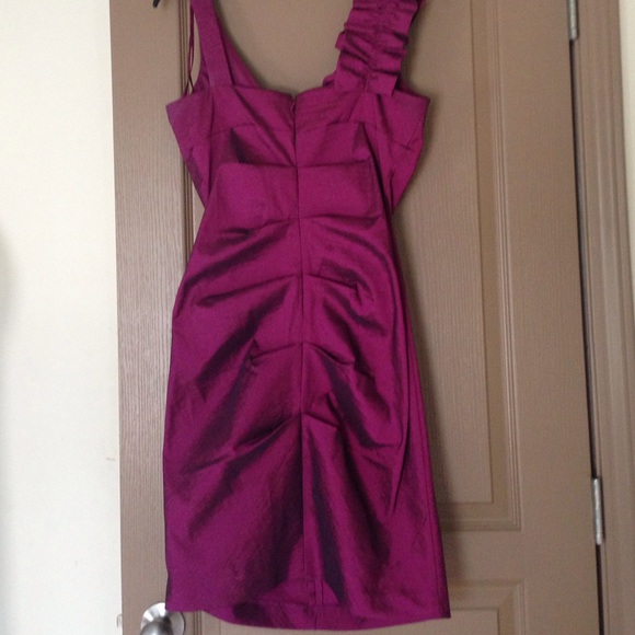 Ladies dress. - Picture 3 of 4