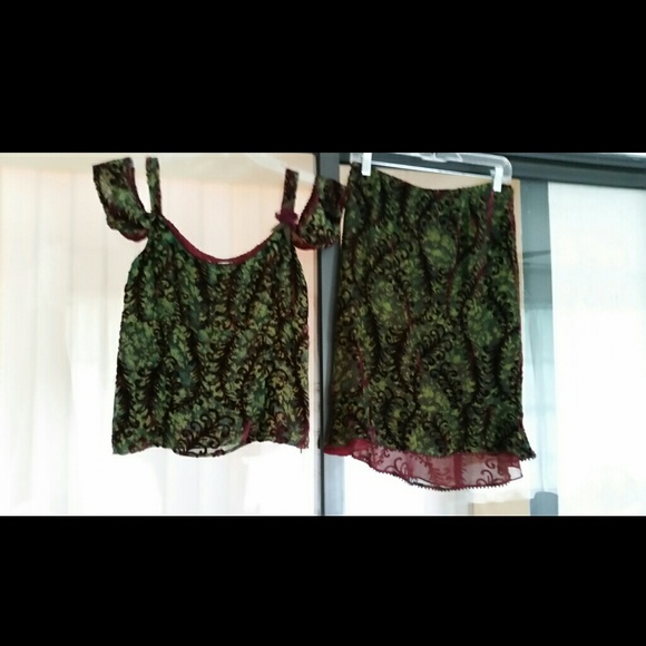 Nanette Lepore outfit, sexy cold shoulder, with