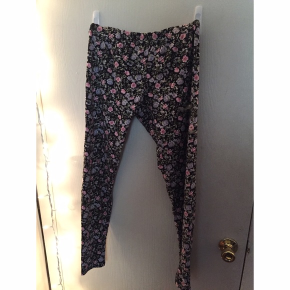 Floral Leggings - Picture 2 of 3