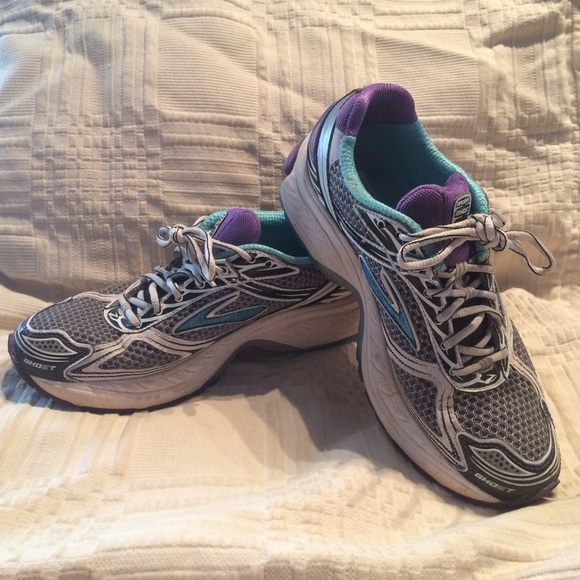 Brooks Running Shoes sz 8.5