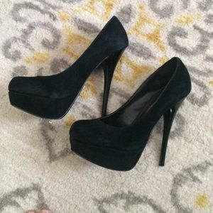 Bakers black platform pumps size 5