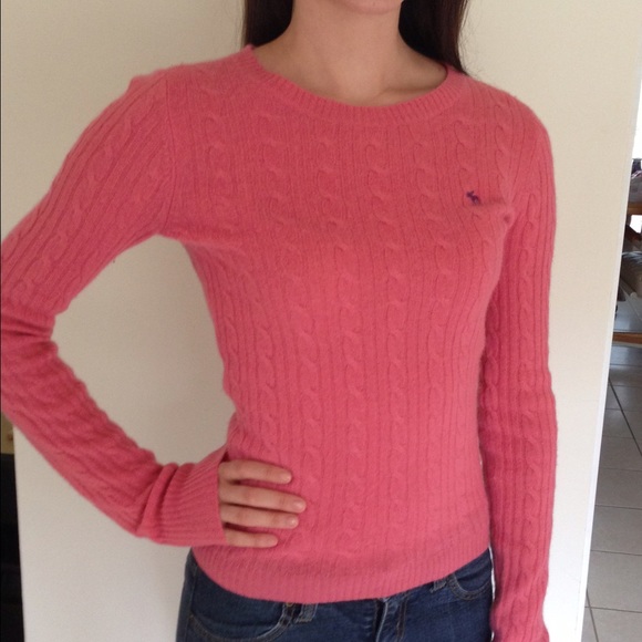 💯% Cashmere 💕cable knit sweater - Picture 2 of 3