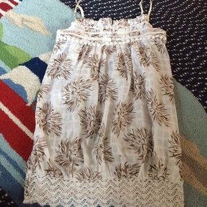 spaghetti strap flowey shirt