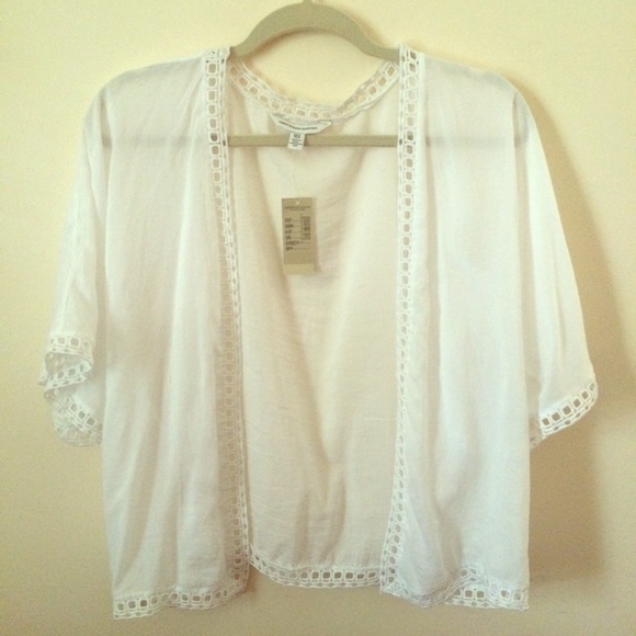 White Kimono w/ Crochet Lining XS/S