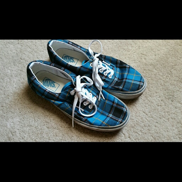 Women's 9.5 or men's 8 Plaid vans