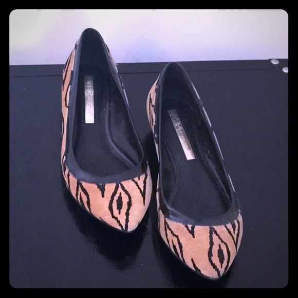 BCBG size 5 1/2 animal print flats.